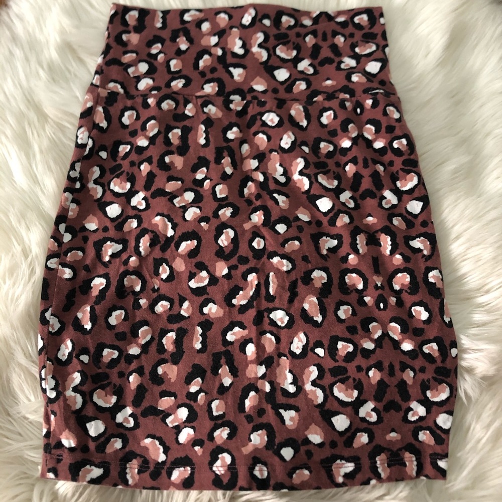 Leopard print skirt